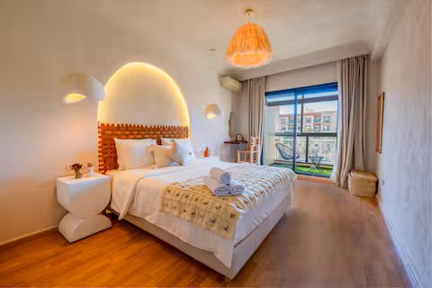 Appartement Rénové de Luxe avec Piscine, Parking & Balcon — Aral Stay Marrakech
