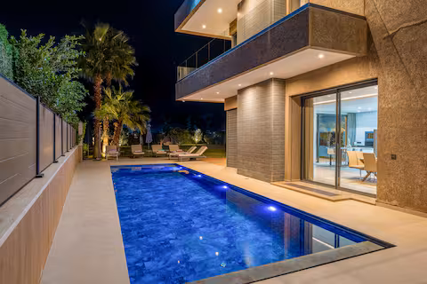 Villa de Luxe Lumineuse avec Piscine Chauffée & Hammam — ImmoMenaraStay