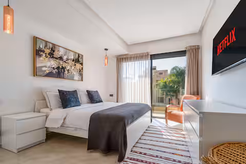 Villa de Luxe Lumineuse avec Piscine Chauffée & Hammam — ImmoMenaraStay