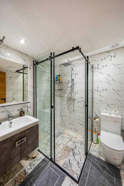 Duplex Moderne 2 Chambres avec Parking Privé au Cœur de Guéliz